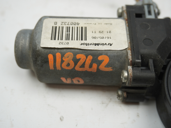 MOTEUR LEVE-VITRE AVD