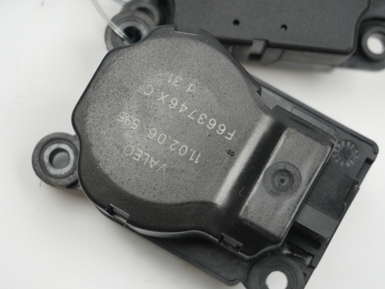 MOTEUR VOLET DE CHAUFFAGE