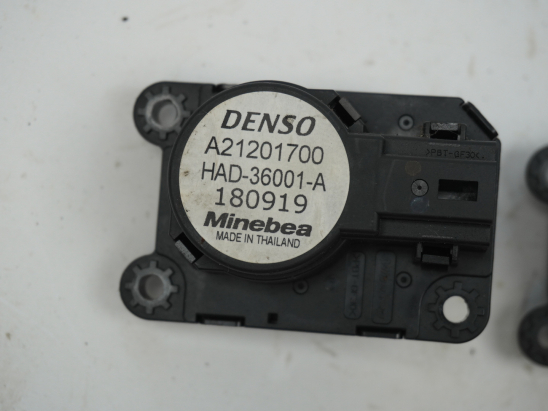 MOTEUR VOLET DE CHAUFFAGE