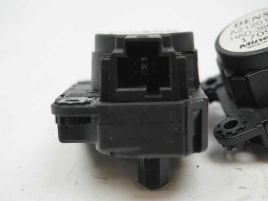 MOTEUR VOLET DE CHAUFFAGE