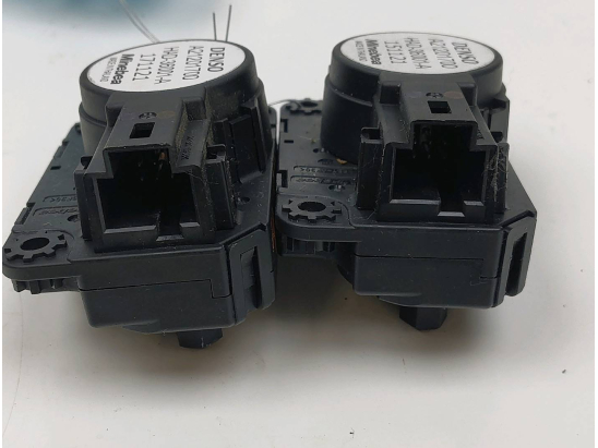 MOTEUR VOLET DE CHAUFFAGE