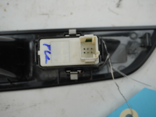 COMMANDE LEVE-GLACE PORTE ARD