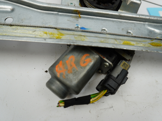 MECANISME+MOTEUR LEVE-GLACE ARG