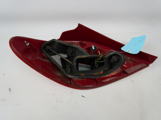 Feu arrière droit occasion PEUGEOT 207 Phase 1 - 1.4i 75ch