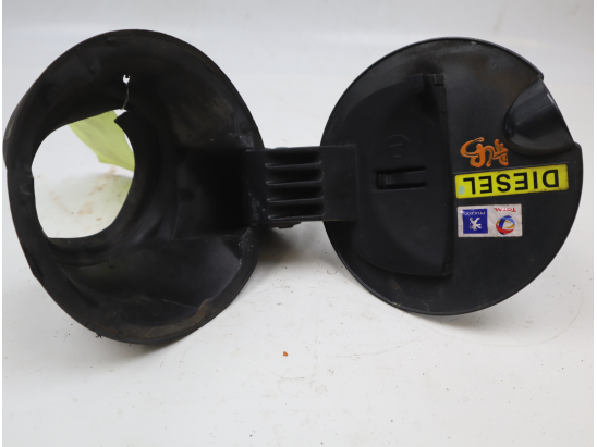 VOLET DE TRAPPE CARBURANT