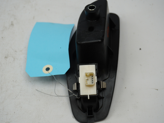 Commande leve-glace porte arrière droite occasion FIAT 500X PHASE 2 - 1.0i 120ch