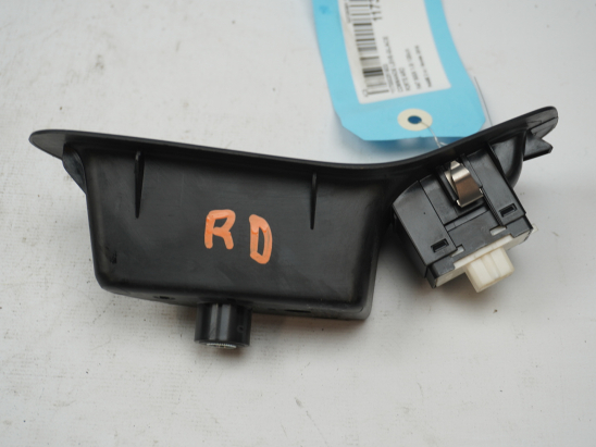 Commande leve-glace porte arrière droite occasion FIAT 500X PHASE 2 - 1.0i 120ch