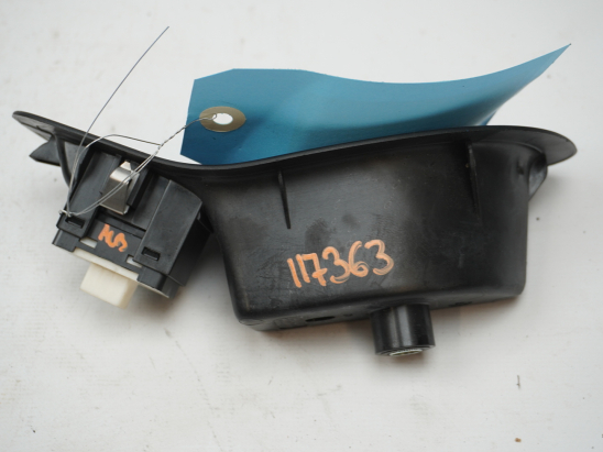 Commande leve-glace porte arrière droite occasion FIAT 500X PHASE 2 - 1.0i 120ch