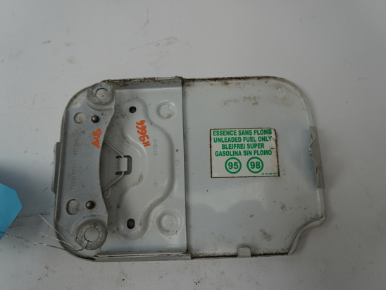 VOLET DE TRAPPE CARBURANT