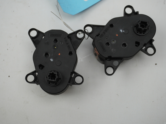 MOTEUR VOLET DE CHAUFFAGE