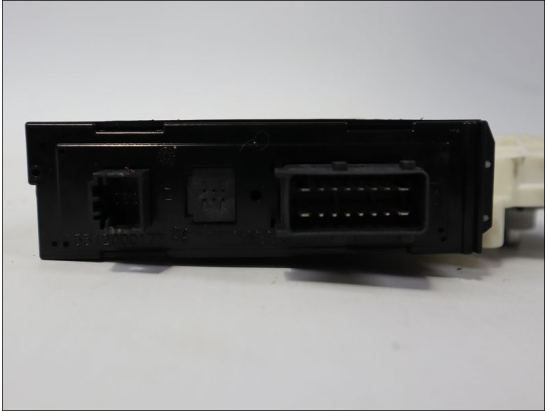 MOTEUR LEVE-VITRE AVD