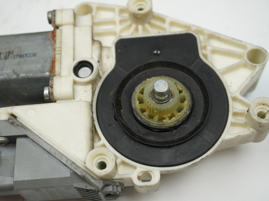 MOTEUR LEVE-VITRE ARD