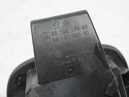 VOLET DE TRAPPE CARBURANT