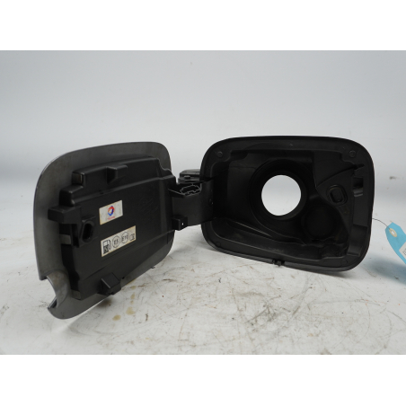 VOLET DE TRAPPE CARBURANT