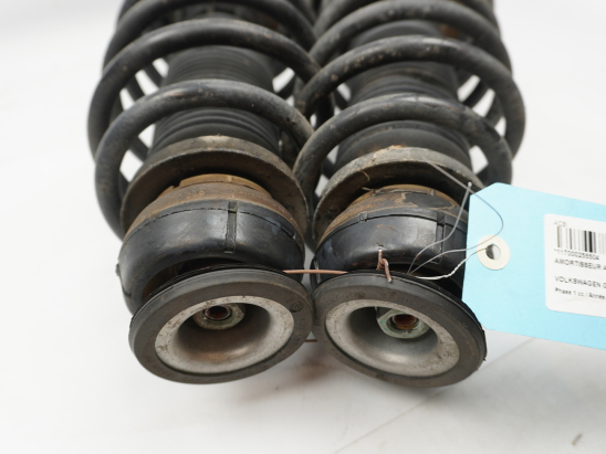 Amortisseur avant droit occasion VOLKSWAGEN GOLF IV Phase 1 - 1.6i 8v 100ch