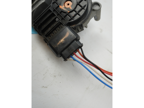 MOTEUR ESSUIE-GLACE AV