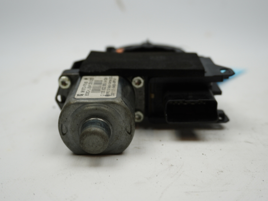 MOTEUR LEVE-VITRE AVD