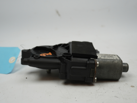 MOTEUR LEVE-VITRE AVD