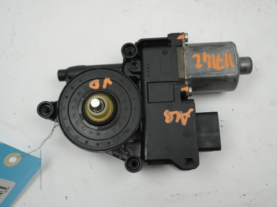 MOTEUR LEVE-VITRE AVD