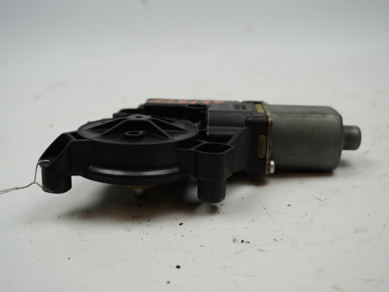 MOTEUR LEVE-VITRE AVD