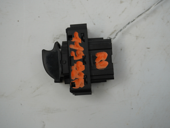 Commande leve-glace porte arrière droite occasion CITROEN C3 II Phase 1 - 1.2i VTI 82ch