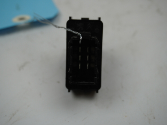 Commande leve-glace porte arrière droite occasion CITROEN C3 II Phase 1 - 1.2i VTI 82ch