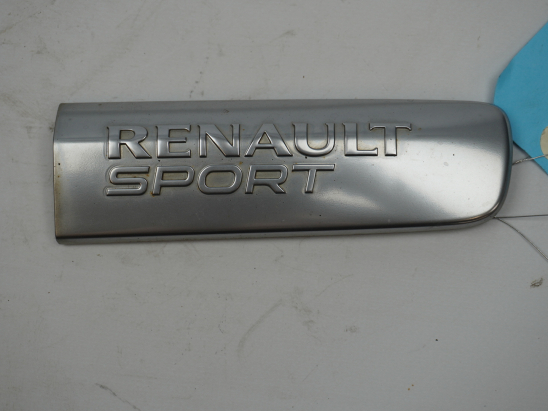 Enjoliveur d'aile AVD occasion RENAULT CLIO III Phase 2 - 2.0i 203ch