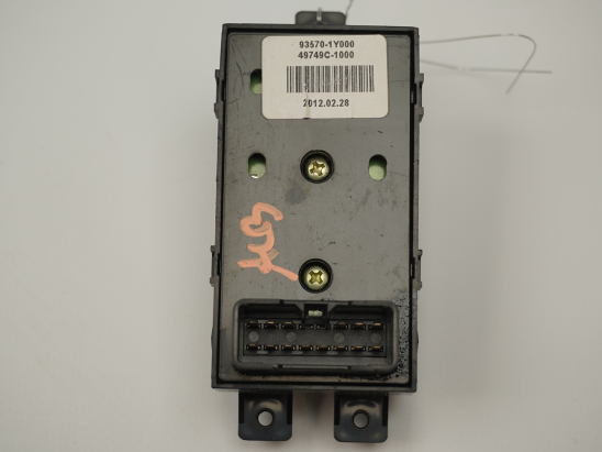 Commande lève-glace porte avant gauche occasion KIA PICANTO II Phase 1 - 1.0 69ch