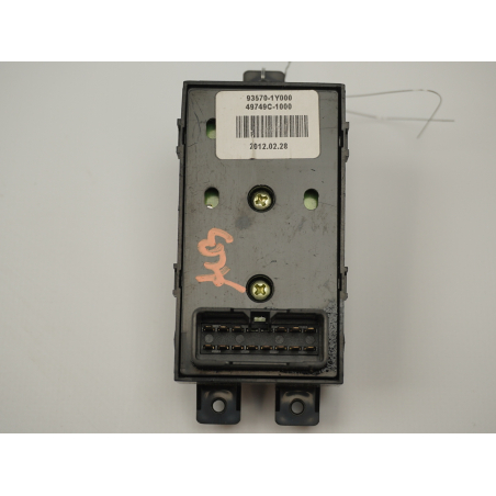 Commande lève-glace porte avant gauche occasion KIA PICANTO II Phase 1 - 1.0 69ch