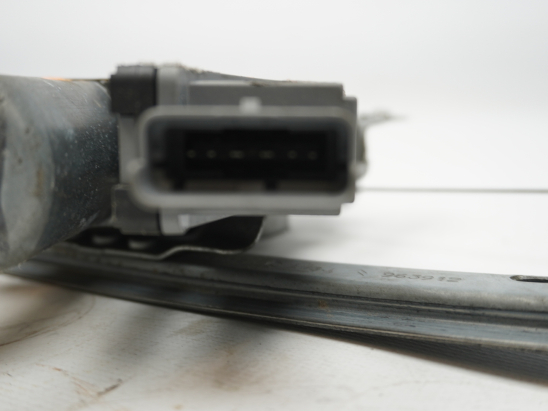 MECANISME+MOTEUR LEVE-GLACE AVG