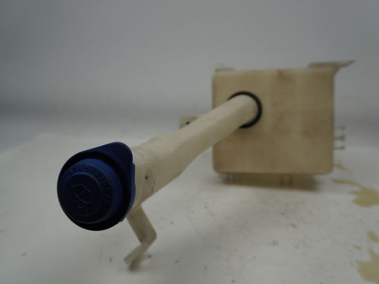 Reservoir lave-glace avant occasion KIA RIO II Phase 1 - 1.5 CRDI