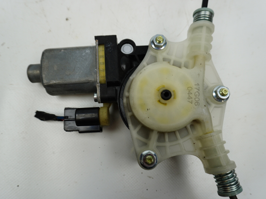 MECANISME+MOTEUR LEVE-GLACE AVD