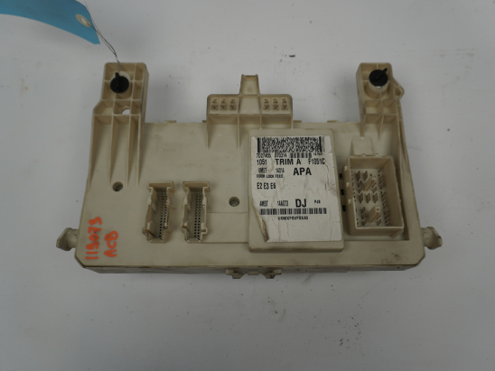 BSI (PLATINE FUSIBLE HABITACLE)