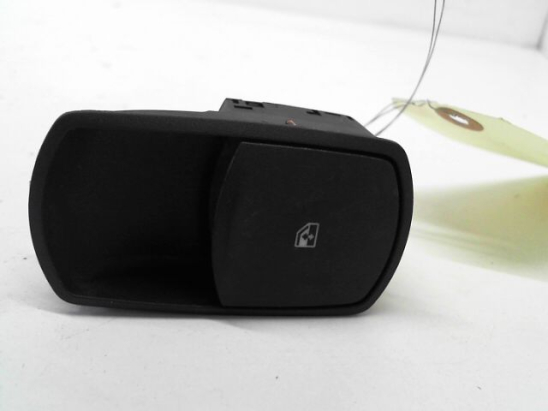 Commande lève-glace porte avant droite occasion OPEL CORSA V Phase 1 - 1.3 CDTI 95ch