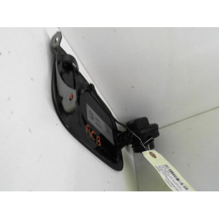 VOLET DE TRAPPE CARBURANT