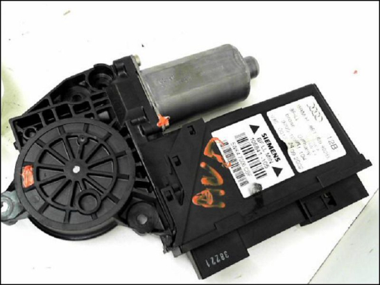 MOTEUR LEVE-VITRE AVD