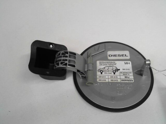 VOLET DE TRAPPE CARBURANT