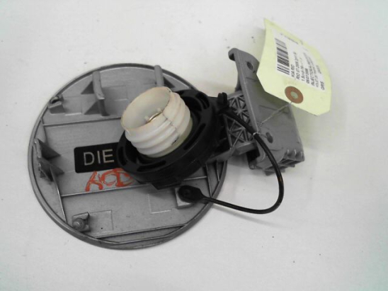 VOLET DE TRAPPE CARBURANT