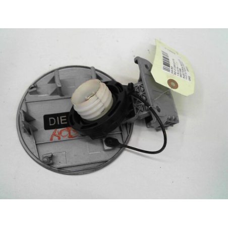 VOLET DE TRAPPE CARBURANT