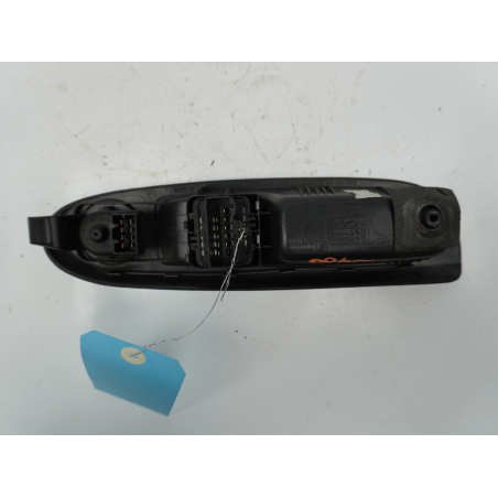 Commande lève-glace porte avant gauche occasion RENAULT CLIO II Phase 2 - 1.2i 75ch