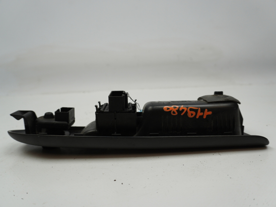 Commande lève-glace porte avant gauche occasion RENAULT CLIO II Phase 2 - 1.2i 75ch