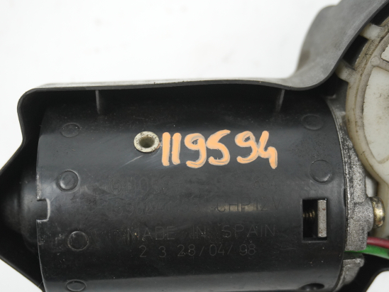 MOTEUR ESSUIE-GLACE AV