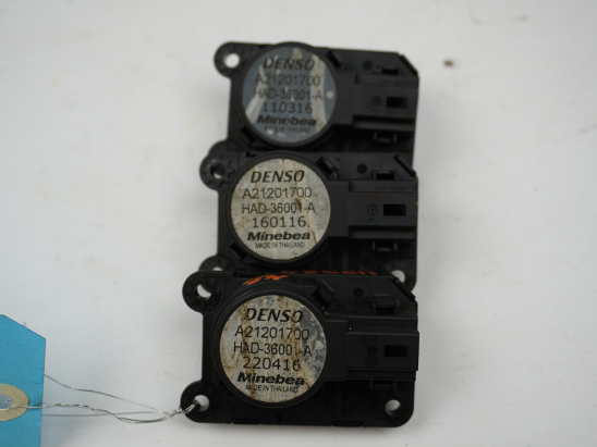 MOTEUR VOLET DE CHAUFFAGE