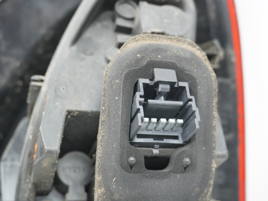 Feu arrière gauche occasion RENAULT TWINGO II Phase 2 - 1.2i 16v 75ch