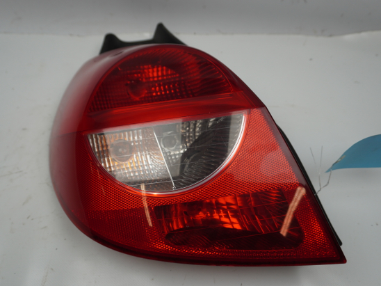 Feu arrière gauche occasion RENAULT CLIO III Phase 1 - 1.2i 16v 75ch