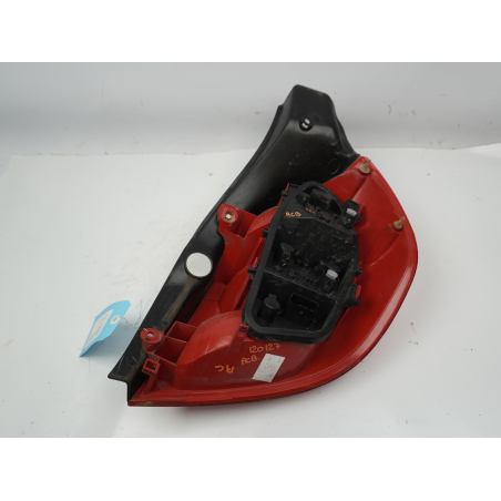 Feu arrière gauche occasion RENAULT CLIO III Phase 1 - 1.2i 16v 75ch