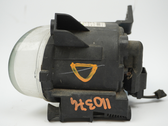 PHARE ANTIBROUILLARD AVD