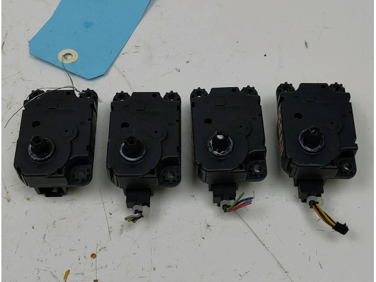 MOTEUR VOLET DE CHAUFFAGE