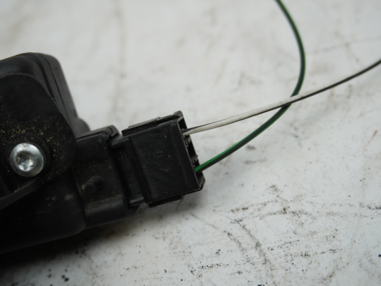 Actionneur serrure hayon occasion RENAULT CLIO CAMPUS II Phase 2 - 1.2i 16v 75ch