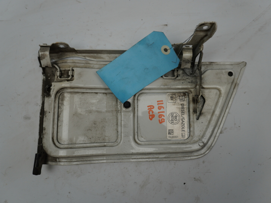 VOLET DE TRAPPE CARBURANT